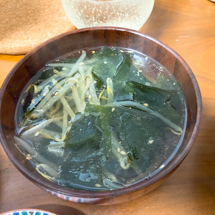 焼肉屋さん風！わかめともやしのスープ